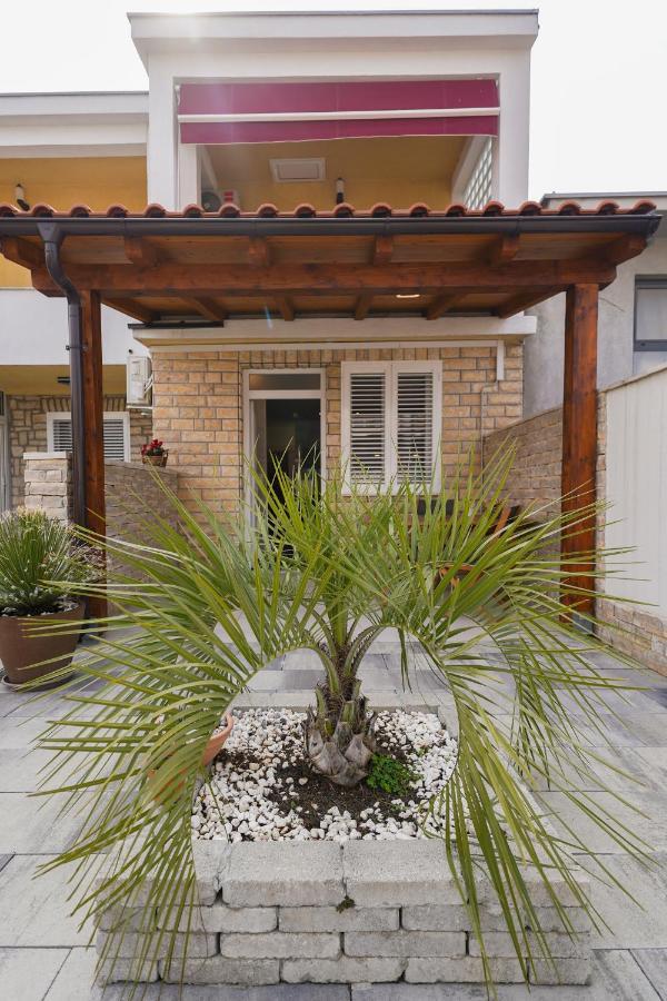 Modern Apartments With Loggia Terrace And Parking Zadar Exterior foto